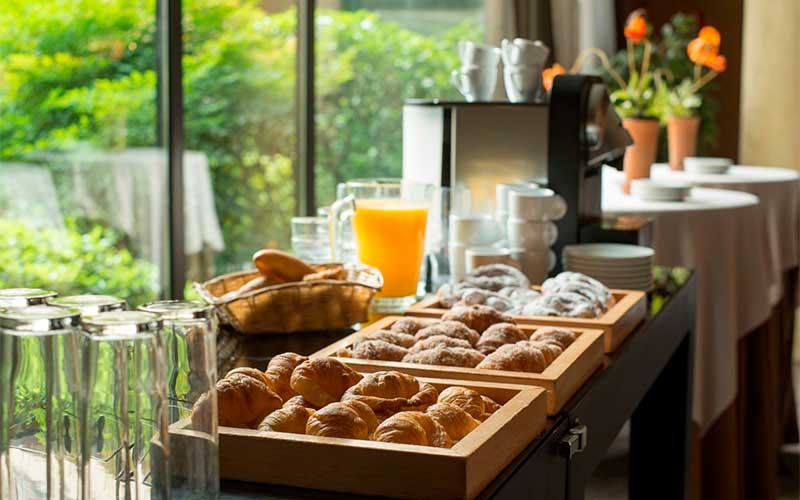 Desayuno Hotel Carlemany, excursión Gorgs Girona