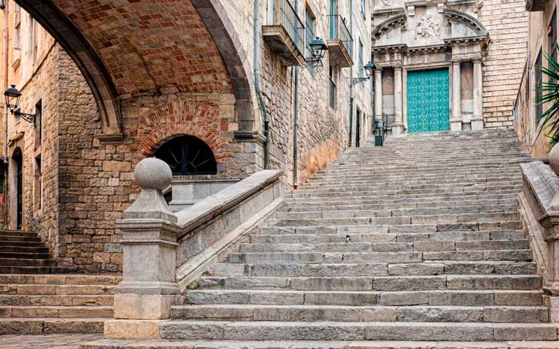 Pujada de Sant Domènec – Mercado de Braavos